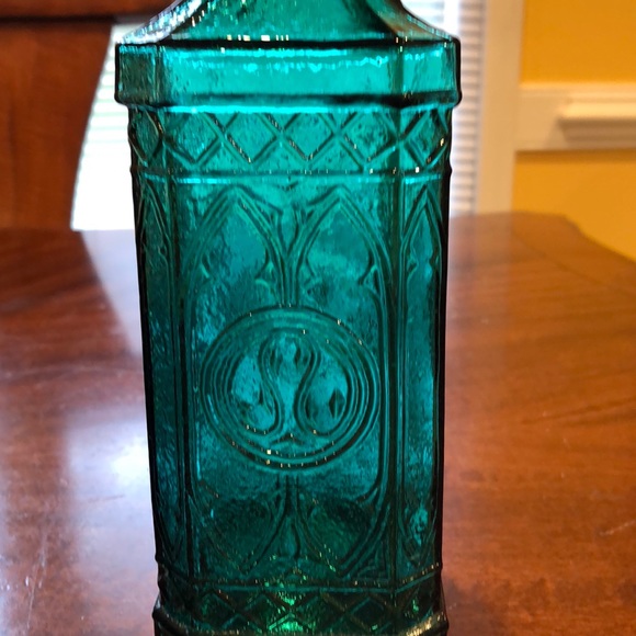 Vintage Canadian Cobalt Blue Bottle (BONUS) Decorative Green Bottle - Picture 6 of 6